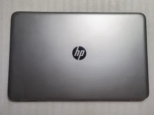 Kuciste ekrana za HP ENVY 17-J