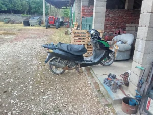 Na prodaju skuter 125