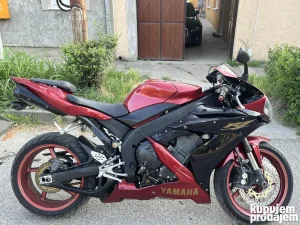 Yamaha r1