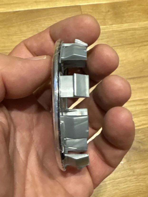 BMW  cepovi za felne set od 4kom 68mm