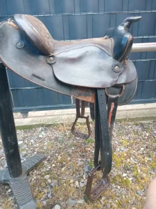 Western kaubojsko sedlo srednje