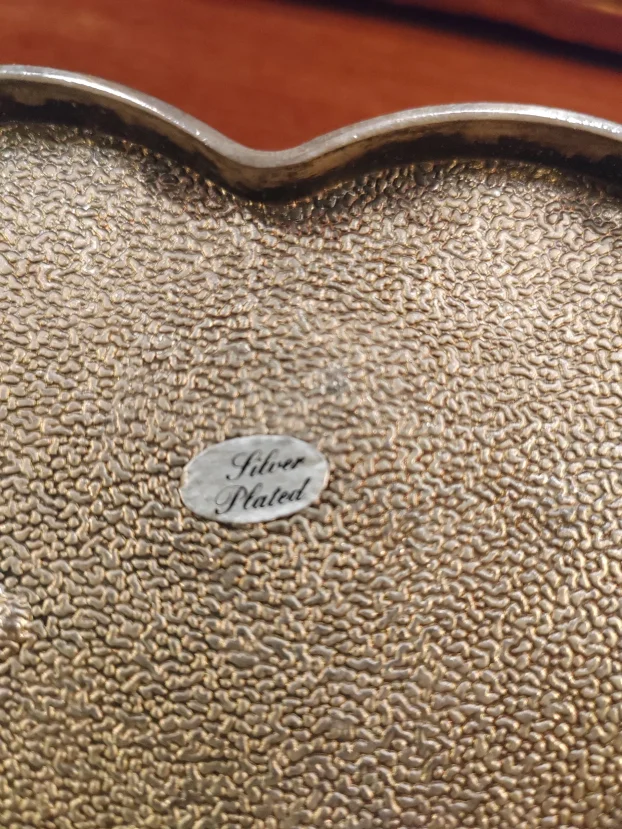 Dve Retro Metalne Posrebrne Kutije za Nakit Srce