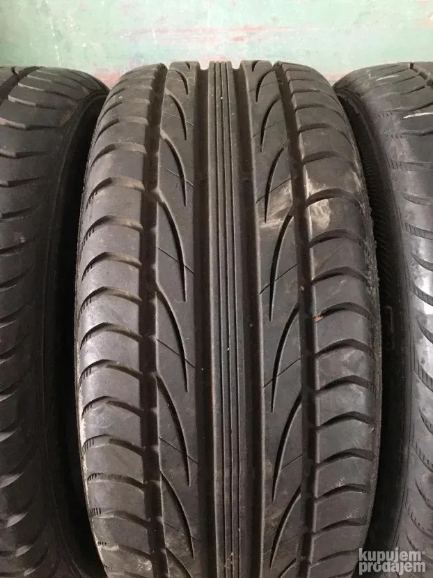 205/50 R15 Semperit Letnje 8mm sara