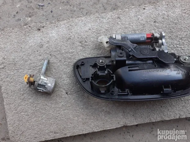 Subaru Legacy 4 rucica prednjih levih vrata