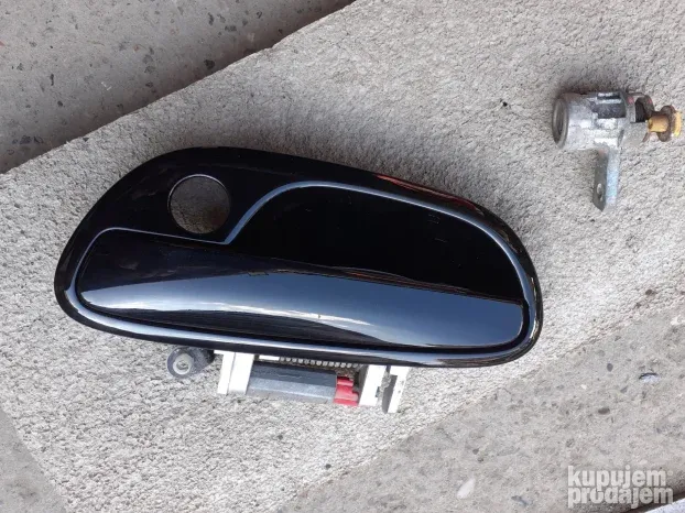 Subaru Legacy 4 rucica prednjih levih vrata