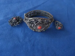 Stari filigran srebro sa koralima