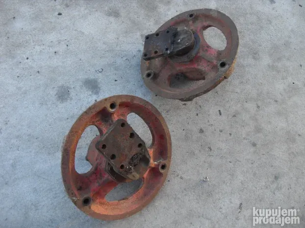 Belarus LTZ T40 kuciste tocka - obican trap