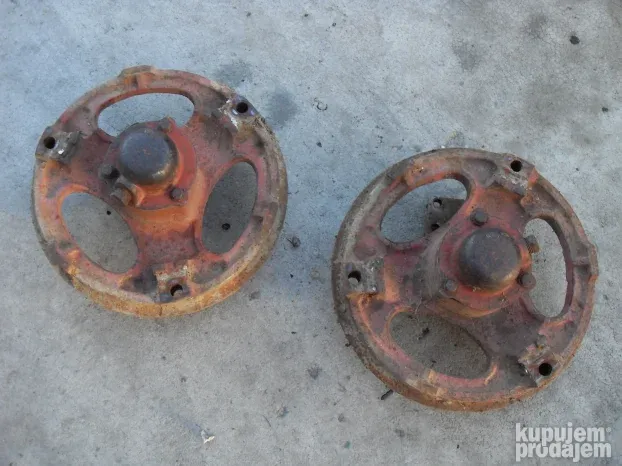 Belarus LTZ T40 kuciste tocka - obican trap