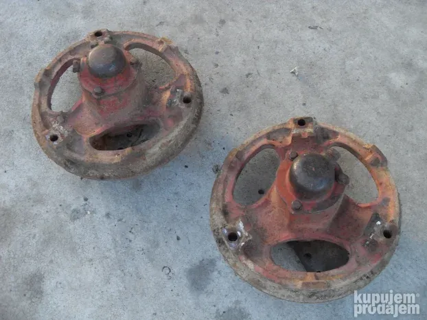 Belarus LTZ T40 kuciste tocka - obican trap