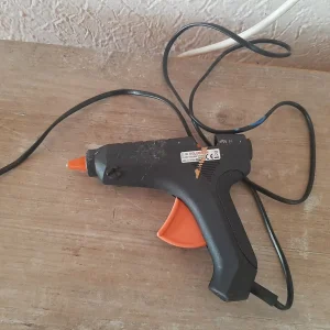 Pistolj za lepljenje