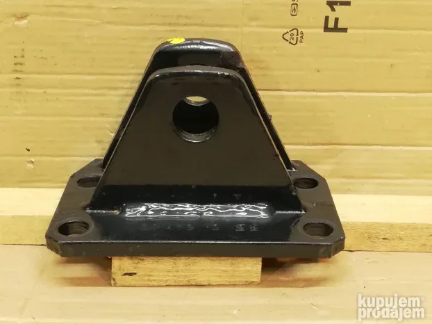 Poteznica prednja za traktor