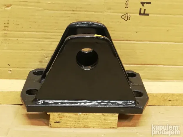 Poteznica prednja za traktor