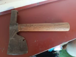 Stara tesarska sekira