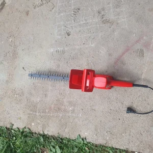 Trimer za živu ogradu