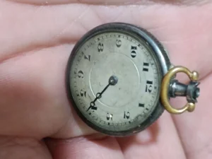 Mali dzepni sat za delove