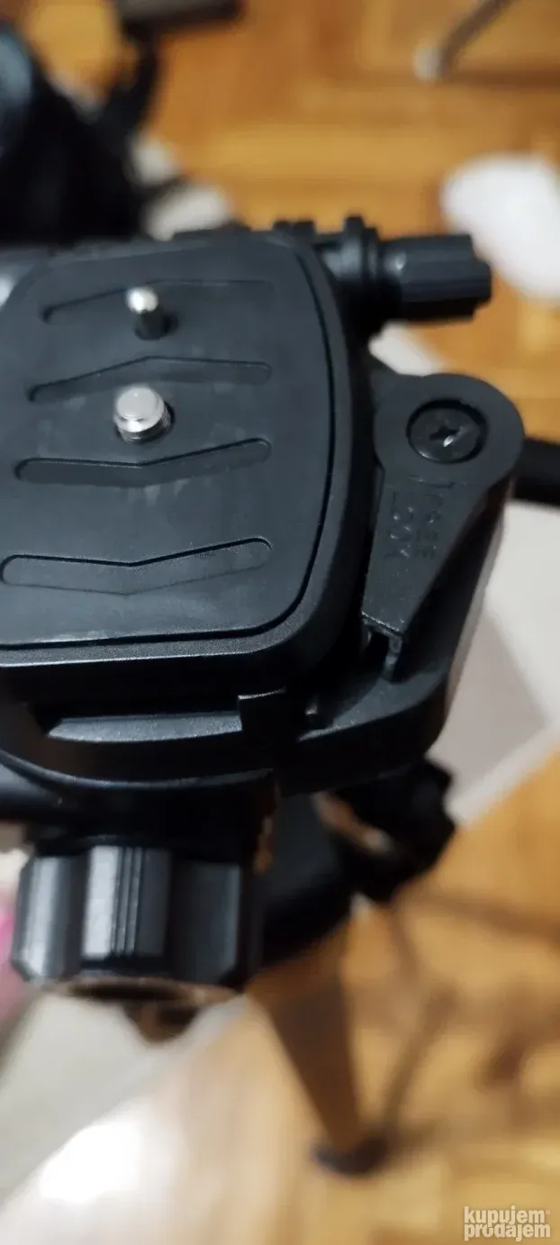 Amazon Basic stativ za fotografisanje i snimanje