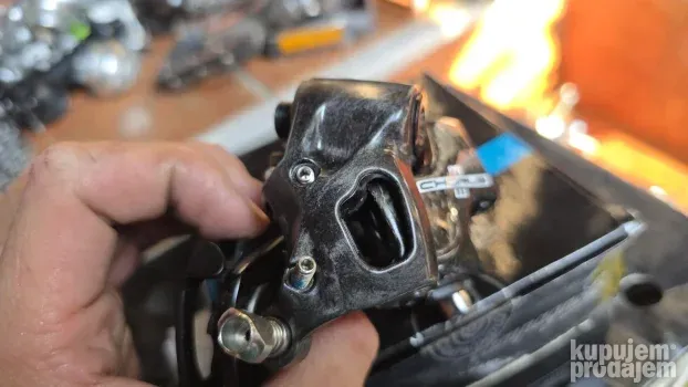 zadnji campagnolo chorus 11s NOVO nemontirano carbon
