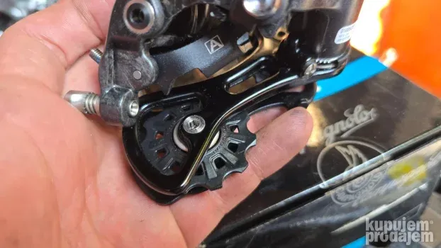 zadnji campagnolo chorus 11s NOVO nemontirano carbon