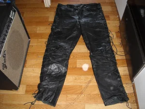 Kozne pantalone Br.34 Jakna Br.34 i cipele Br.42
