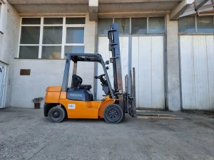 Viljuškar dizel TOYOTA 02-7FD25 2005 GARANCIJA