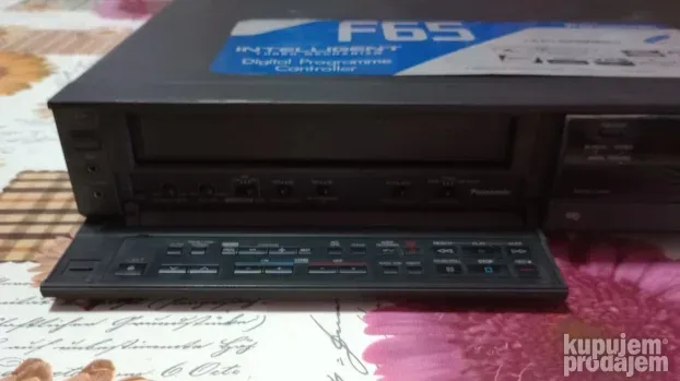 Panasonic NV-F65 HQ VCR &  NV-J35EG Video   - Neispitani