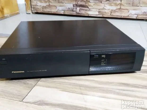 Panasonic NV-F65 HQ VCR &  NV-J35EG Video   - Neispitani