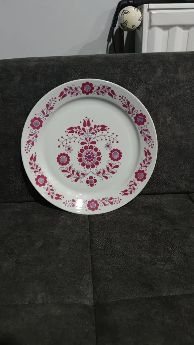 Veliki ukrasni zidni  tanjir ,precnika 29cm
