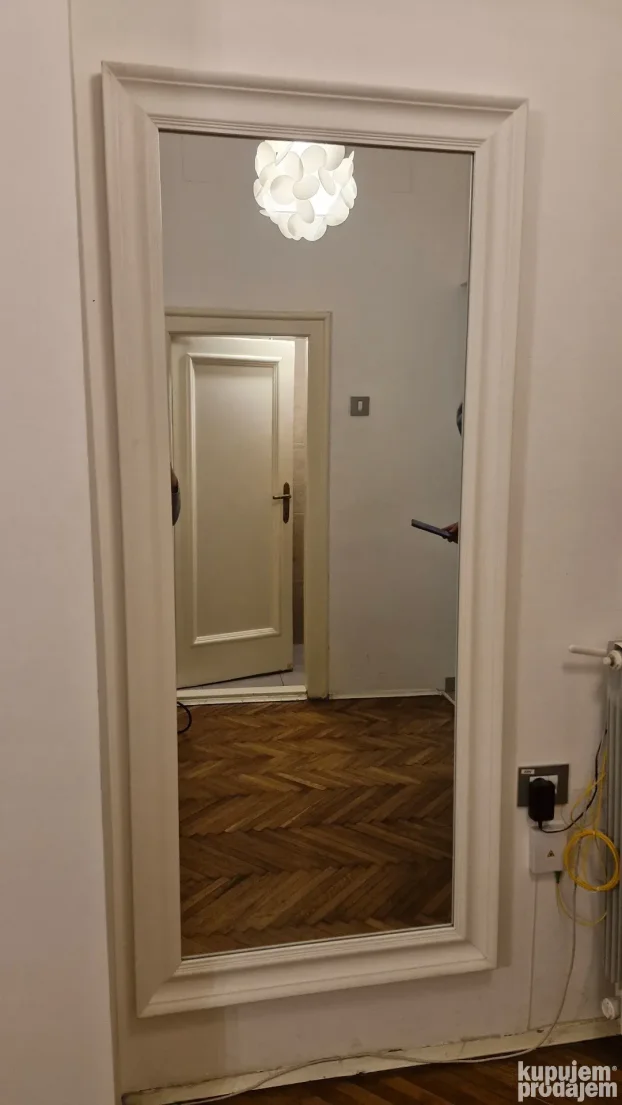 Kompletan nameštaj za stan