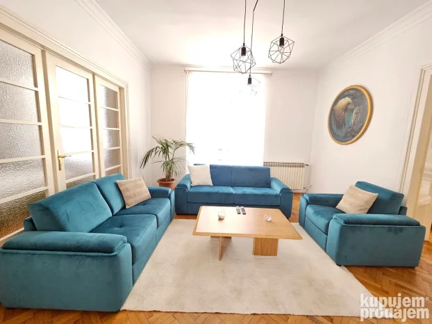 Kompletan nameštaj za stan