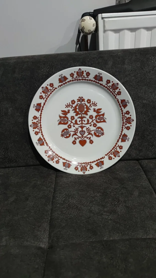 Veliki ukrasni zidni  tanjir ,precnika 29cm