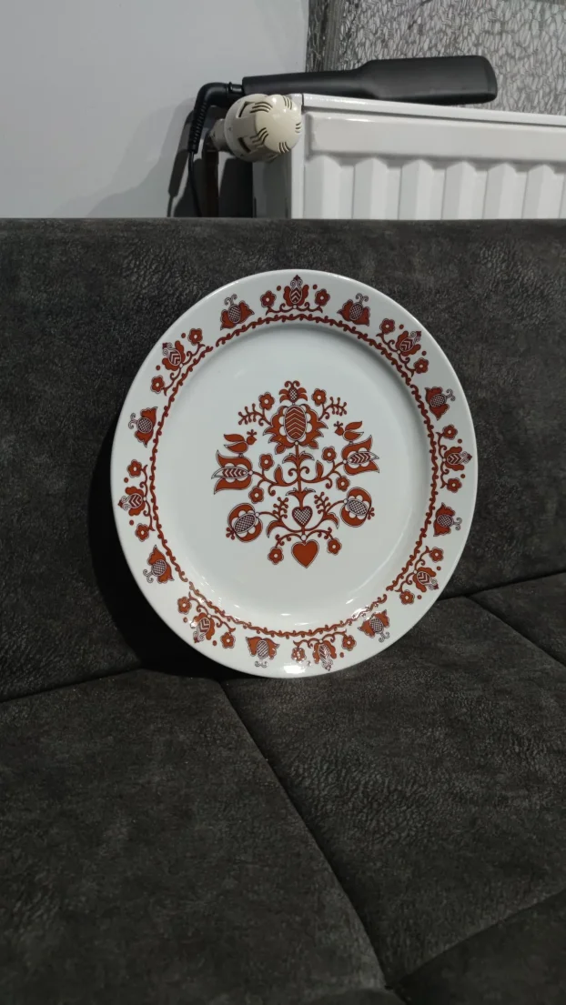 Veliki ukrasni zidni  tanjir ,precnika 29cm