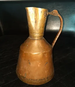 Stari bakarni bokal za vodu kondir