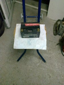 Akumulator Yuasa 12 v - 10 ah