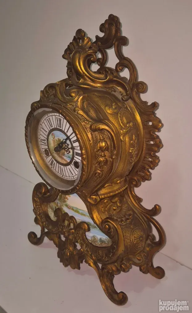 Prelep stari oslikani komodni mesingani sat Luj XV - 2