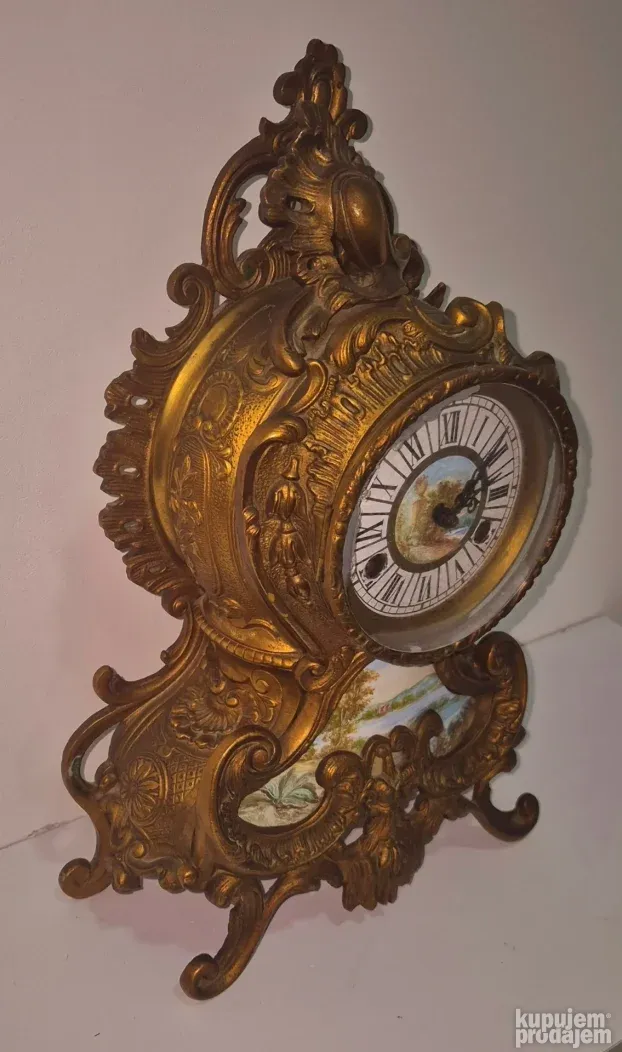 Prelep stari oslikani komodni mesingani sat Luj XV - 2