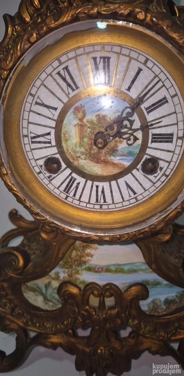 Prelep stari oslikani komodni mesingani sat Luj XV - 2