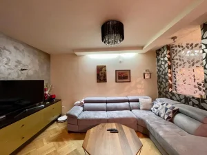 Kragujevac, Centar, 2.5 dvoiposoban, 71 m²