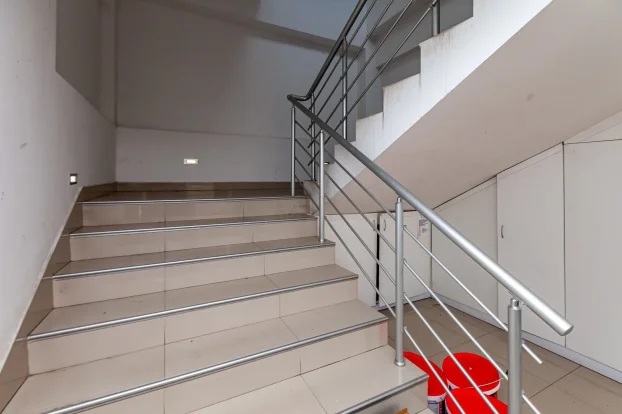 Izdaje se poslovni prostor kod restorana Princ, 530m2