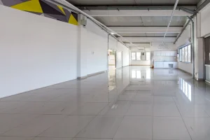 Izdaje se poslovni prostor kod restorana Princ, 530m2