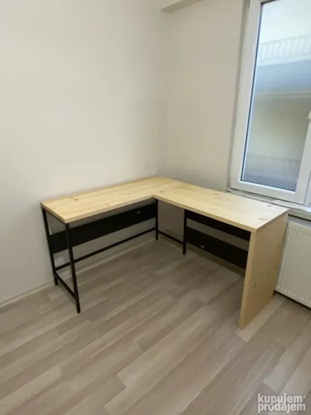 Kancelarijski sto