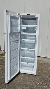 OSBY ELECTROLUX Vertikalni Zamrzivac Displey No Frost