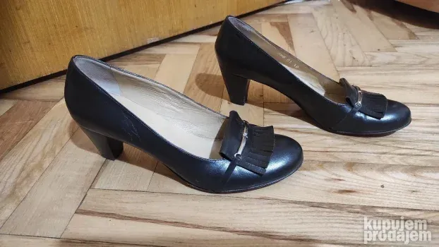 MUBB cipele na štiklu br.38,5