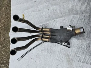 Izduvna grana yamaha r1 god 2001 original