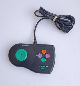 Commodore dzojstik