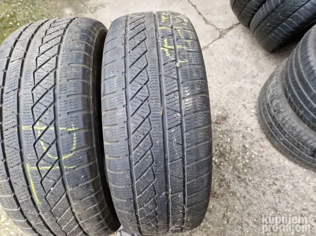 Dve dobre zimske gume 18 ke PETLAS 265-60/18 Dot 4416 sa oko