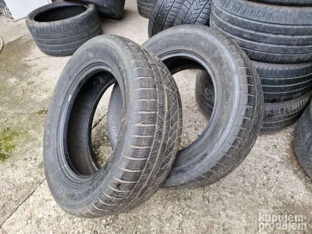 Dve dobre zimske gume 18 ke PETLAS 265-60/18 Dot 4416 sa oko