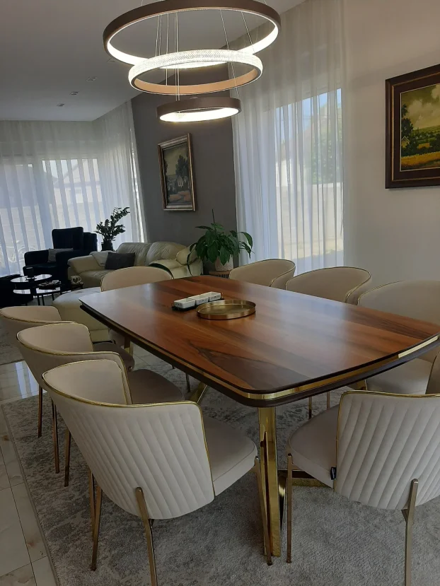 Stara Pazova, Centar, 4.0 četvorosobna, 200 m²