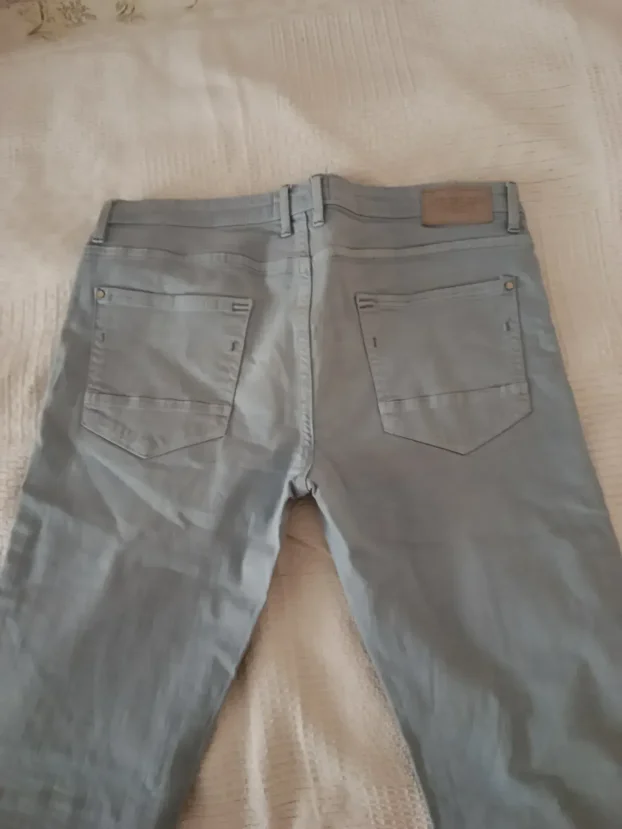 2 kom.13-14+ Pantalone Reserved i Springfield br.34-snizenje