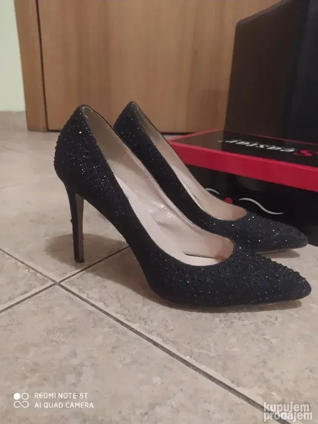 Štikle više modela od 299 din i kratke čizme