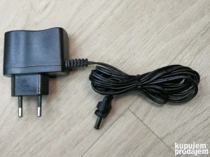26,5V - 0,5A  13,3W punjac za aku usisivace